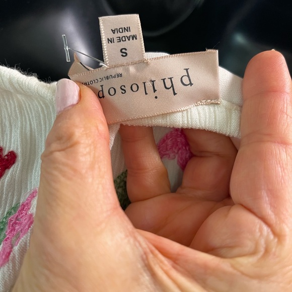 Beautiful Floral embroidery top-Small - Picture 5 of 7